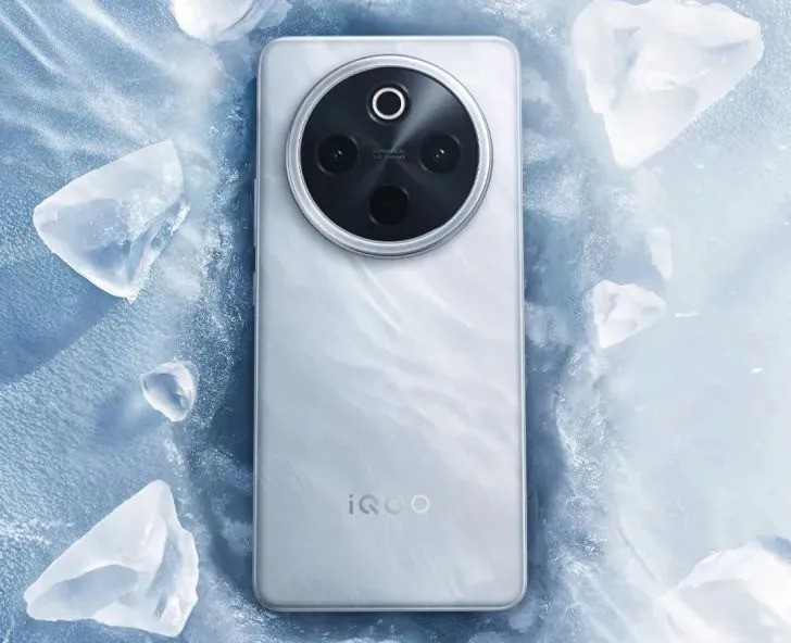 7300mAh 巨无霸电池：iQOO Z10 手机安兔兔跑分首曝