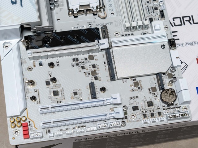 游戏帧数一键暴涨，英特尔IPO体验分享