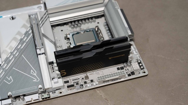 游戏帧数一键暴涨，英特尔IPO体验分享