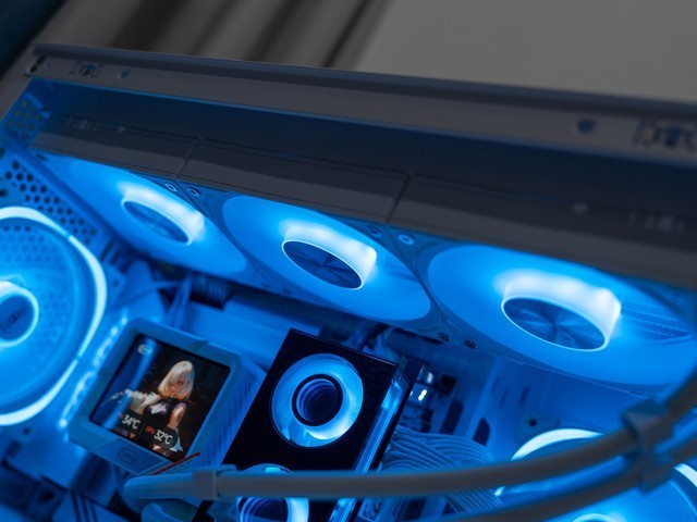 游戏帧数一键暴涨，英特尔IPO体验分享