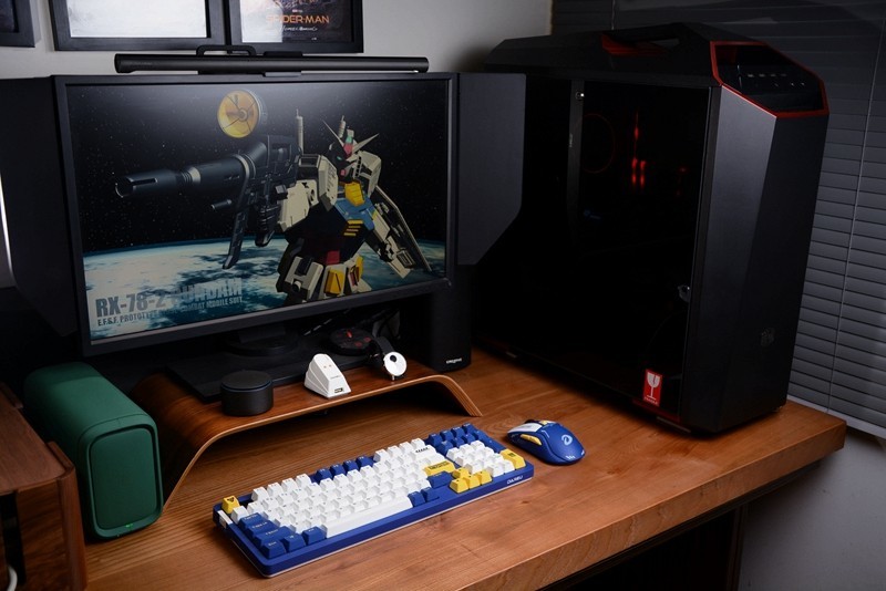 88g、无线三模、磁吸充电底座，达尔优A950，机甲爱好者的新玩具