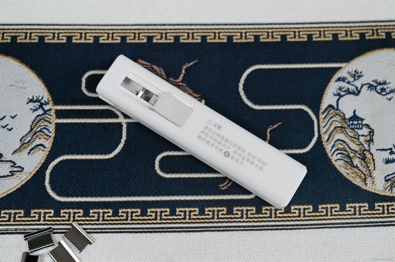 文件装订的好装备，一推就搞定，米家咔咔爽推夹器上手