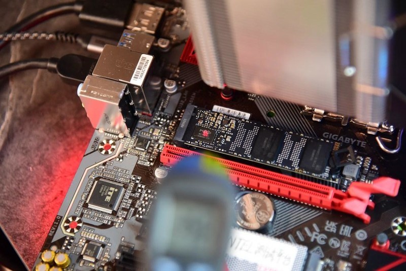 从性能到温度！树立长江存储新标准，宏碁掠夺者GM7全方面评测！