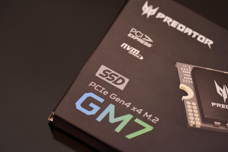 从性能到温度！树立长江存储新标准，宏碁掠夺者GM7全方面评测！