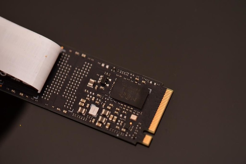 从性能到温度！树立长江存储新标准，宏碁掠夺者GM7全方面评测！