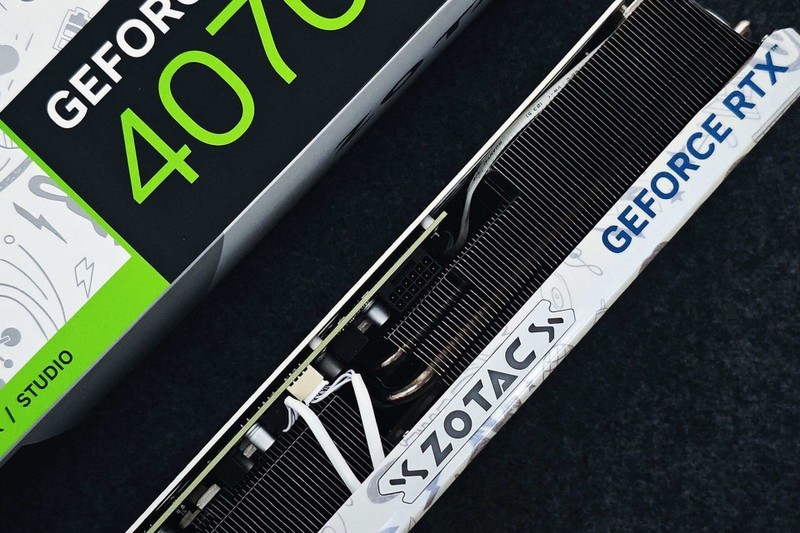 深度评测丨 RTX 4070 SUPER应该是5000元以内最香游戏显卡吧？