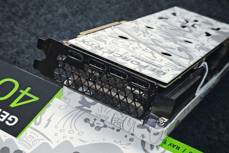 深度评测丨 RTX 4070 SUPER应该是5000元以内最香游戏显卡吧？