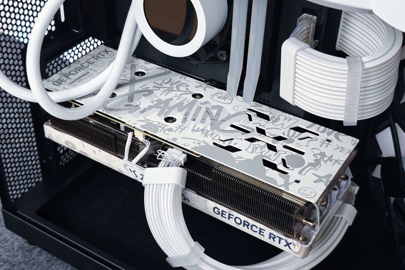 深度评测丨 RTX 4070 SUPER应该是5000元以内最香游戏显卡吧？