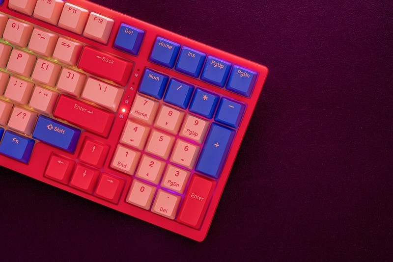 三段PBT键帽五代客制光轴，思巴达长剑机械键盘玩转五行轴