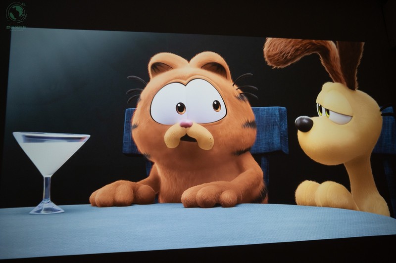 百元级家庭影院新选择，小空间也有大视野，哈趣Q1投影机体验