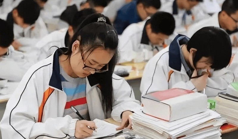 护眼大路灯什么品牌好用点？公布2025护眼效果最好的护眼灯品牌