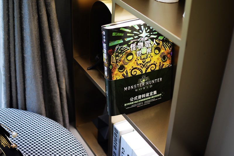 560页超大规模设定资料《寻迹 怪物猎人 世界》