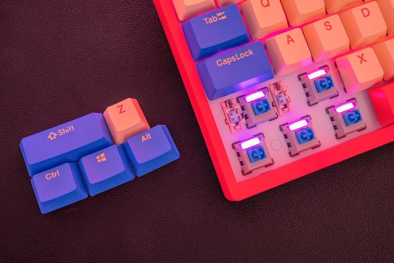三段PBT键帽五代客制光轴，思巴达长剑机械键盘玩转五行轴