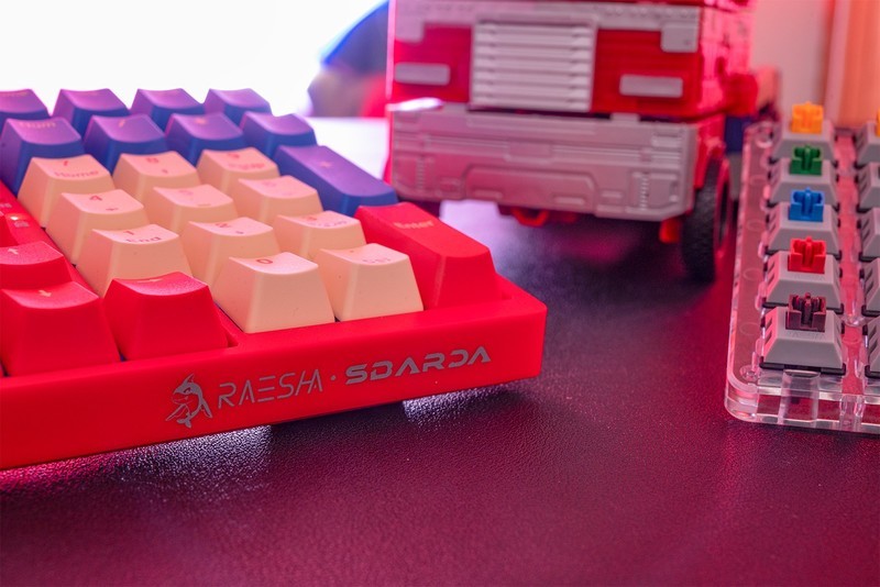 三段PBT键帽五代客制光轴，思巴达长剑机械键盘玩转五行轴