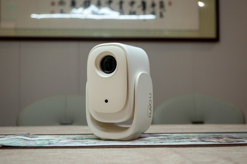 百元级家庭影院新选择，小空间也有大视野，哈趣Q1投影机体验