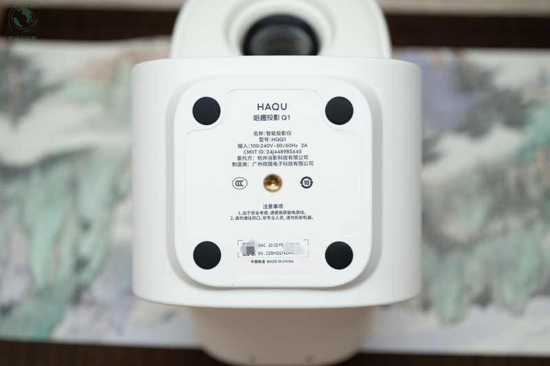 百元级家庭影院新选择，小空间也有大视野，哈趣Q1投影机体验