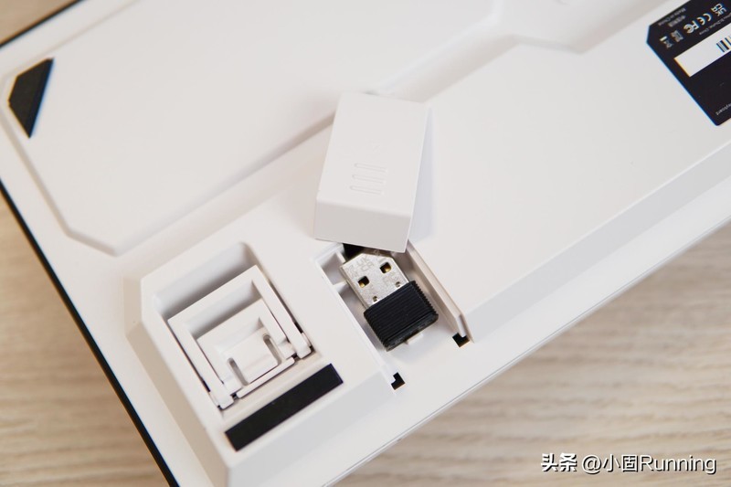 小户人家的半方桌面整合，杜伽620w白光版不是唯一选择，但可以是最佳选择