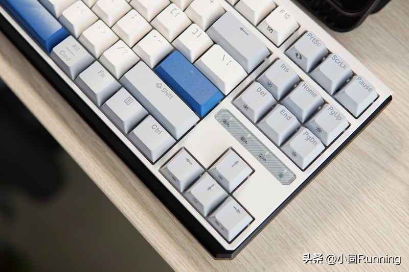 小户人家的半方桌面整合，杜伽620w白光版不是唯一选择，但可以是最佳选择