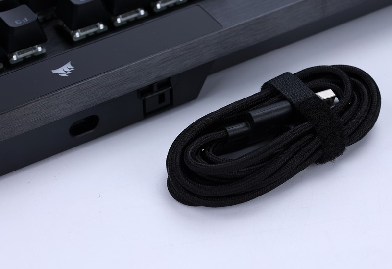 游戏党外设升级必备，美商海盗船K70 RGB PRO+ 圣剑SABRE有线鼠标使用分享