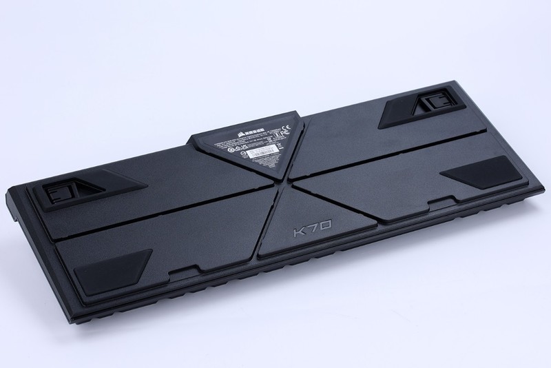 游戏党外设升级必备，美商海盗船K70 RGB PRO+ 圣剑SABRE有线鼠标使用分享