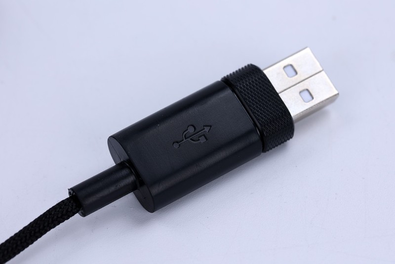 游戏党外设升级必备，美商海盗船K70 RGB PRO+ 圣剑SABRE有线鼠标使用分享