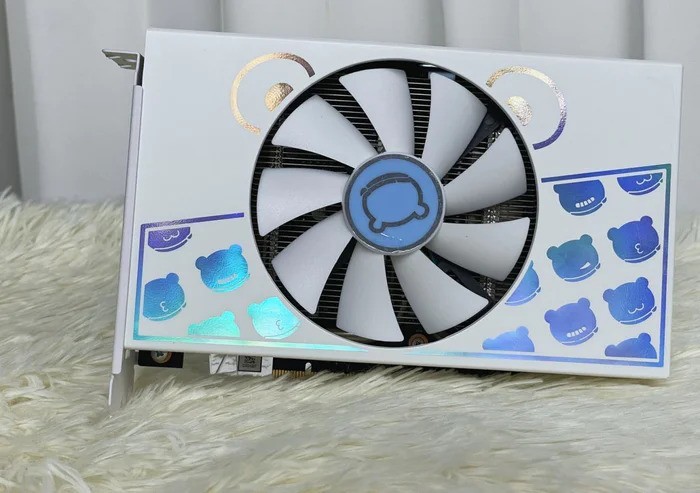 用i7旗舰+盈通RX6500XT萌宠组了一台炒股机