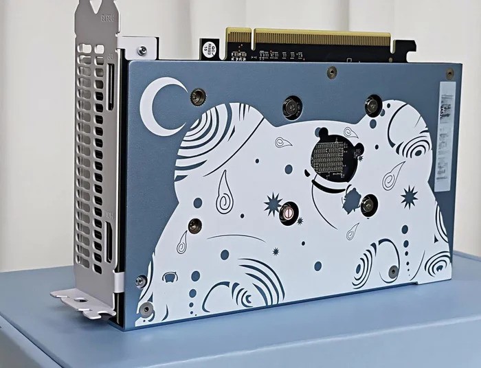 用i7旗舰+盈通RX6500XT萌宠组了一台炒股机