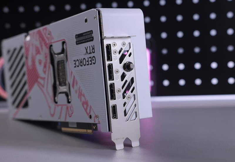 DLSS4画质帧率我全要！七彩虹iGame GeForce RTX5080 Ultra W首发评测