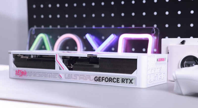 DLSS4画质帧率我全要！七彩虹iGame GeForce RTX5080 Ultra W首发评测