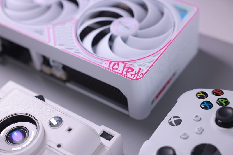 DLSS4画质帧率我全要！七彩虹iGame GeForce RTX5080 Ultra W首发评测