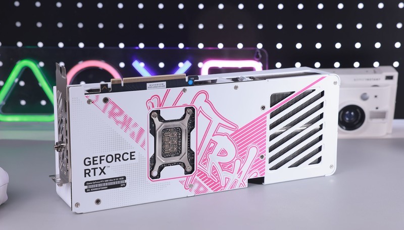 DLSS4画质帧率我全要！七彩虹iGame GeForce RTX5080 Ultra W首发评测