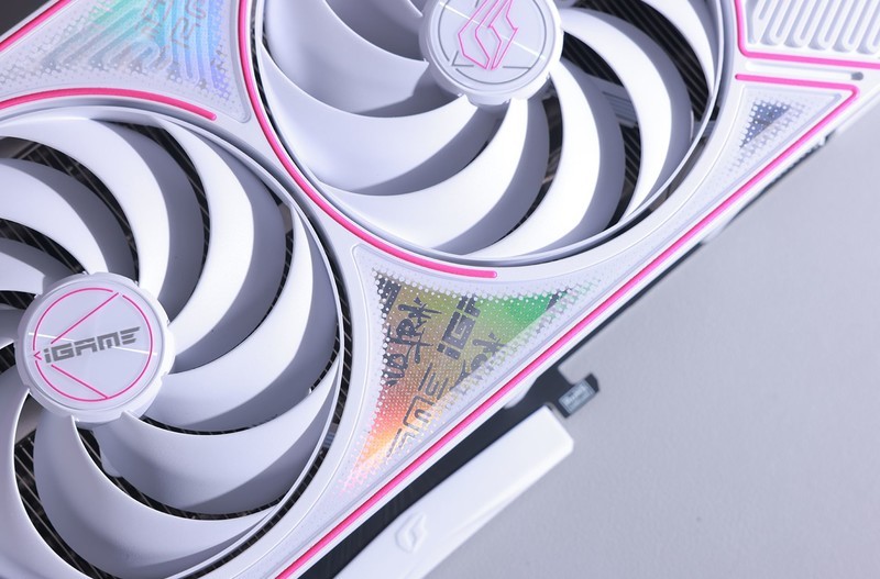 DLSS4画质帧率我全要！七彩虹iGame GeForce RTX5080 Ultra W首发评测