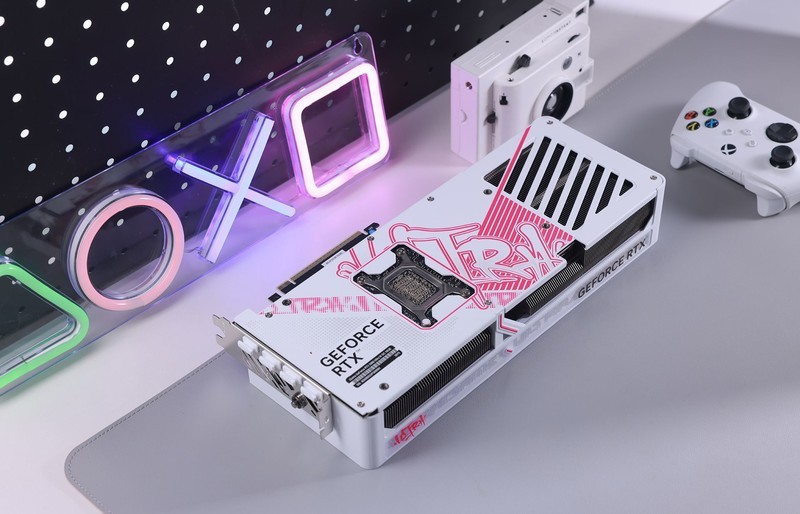 DLSS4画质帧率我全要！七彩虹iGame GeForce RTX5080 Ultra W首发评测