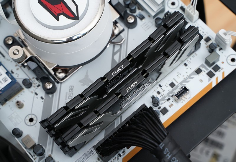 DLSS4画质帧率我全要！七彩虹iGame GeForce RTX5080 Ultra W首发评测