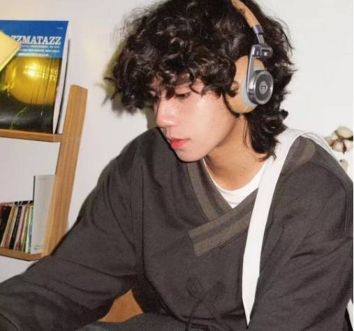 悠律u3 ultra：复古现代+挂脖潮搭+主动降噪，耳罩可拆卸「配饰」