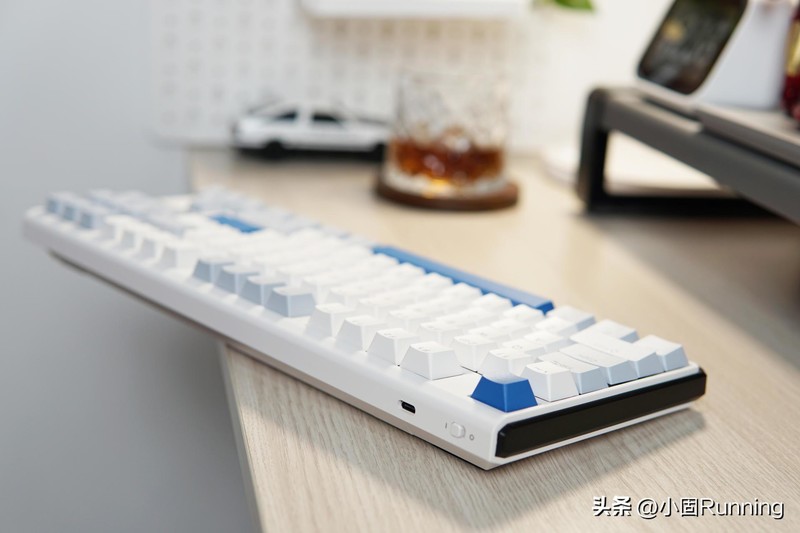 小户人家的半方桌面整合，杜伽620w白光版不是唯一选择，但可以是最佳选择