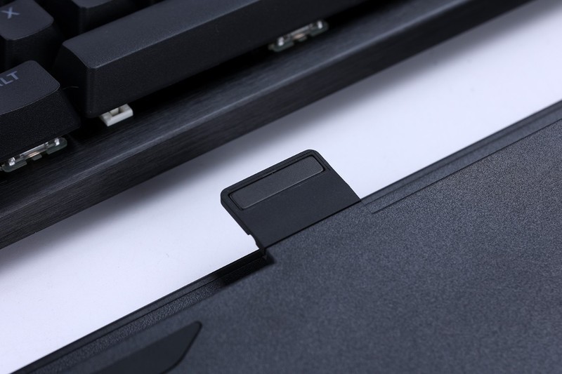 游戏党外设升级必备，美商海盗船K70 RGB PRO+ 圣剑SABRE有线鼠标使用分享