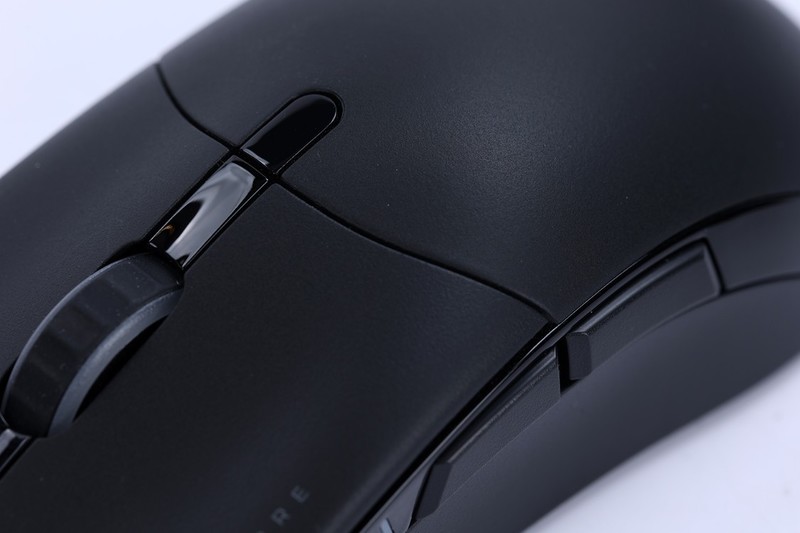 游戏党外设升级必备，美商海盗船K70 RGB PRO+ 圣剑SABRE有线鼠标使用分享