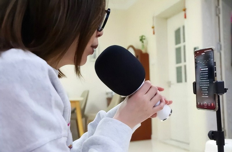 国潮元素 唱吧小唱K歌宝C12