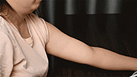 小米智能电子血压计：免绑袖带、大屏数显，送什么不如送健康