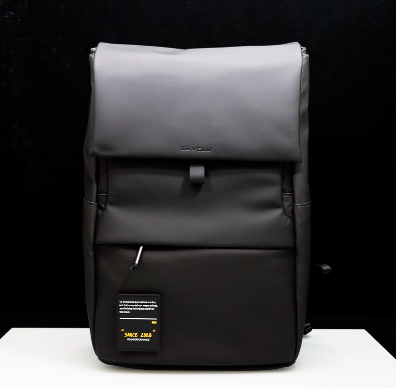 商务与休闲的神器——地平线 8 号 15.6 英寸MOMENT 系列旅行背包