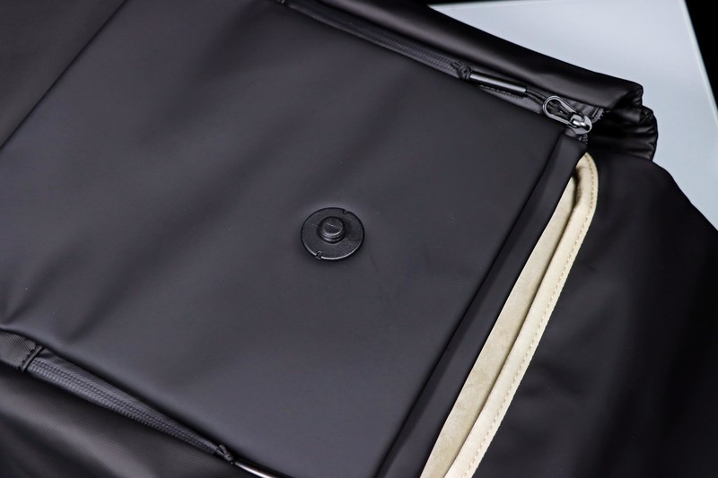 商务与休闲的神器——地平线 8 号 15.6 英寸MOMENT 系列旅行背包