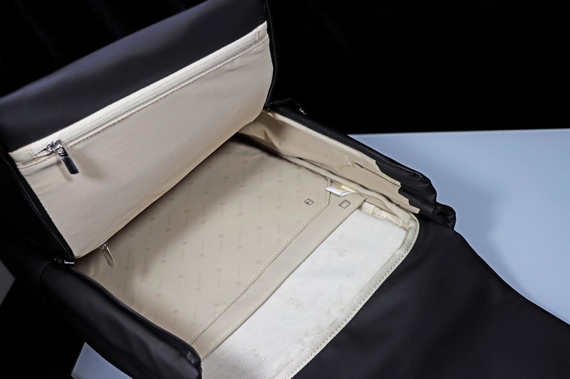 商务与休闲的神器——地平线 8 号 15.6 英寸MOMENT 系列旅行背包