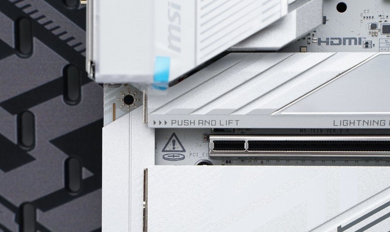 纯白战神来临 微星MPG Z890 EDGE TI WIFI主板开箱