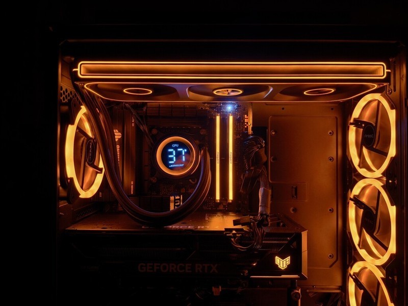 首创水冷连体式风扇，乔思伯TH-360水冷散热器颜值与性能兼顾