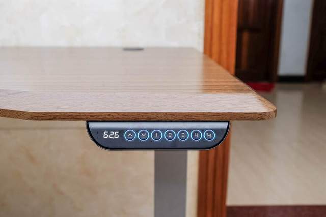 久坐腰酸背痛，乐歌电动升降桌E5S坐站循环交替，让腰背透个气