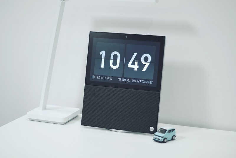 拥有一台大屏幕的天猫精灵是什么体验？天猫精灵V10开箱体验