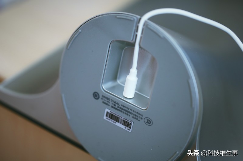 全家人的大屏时代，天猫精灵V10体验报告?