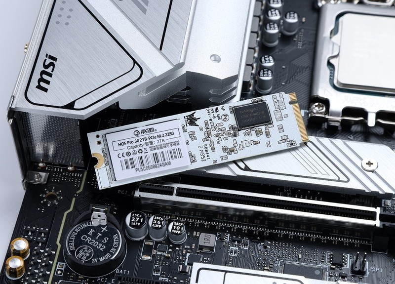 新一代特供神U小黑盒13490F性能咋样，配置咋选？装机实测告诉你