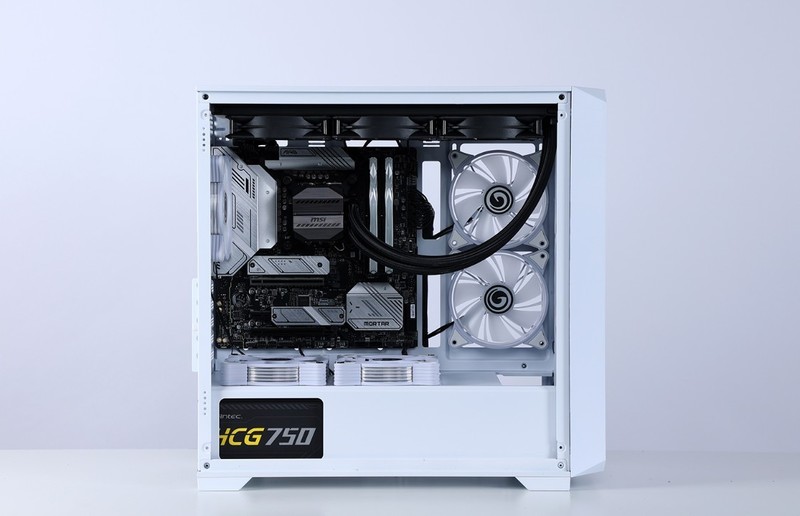 新一代特供神U小黑盒13490F性能咋样，配置咋选？装机实测告诉你